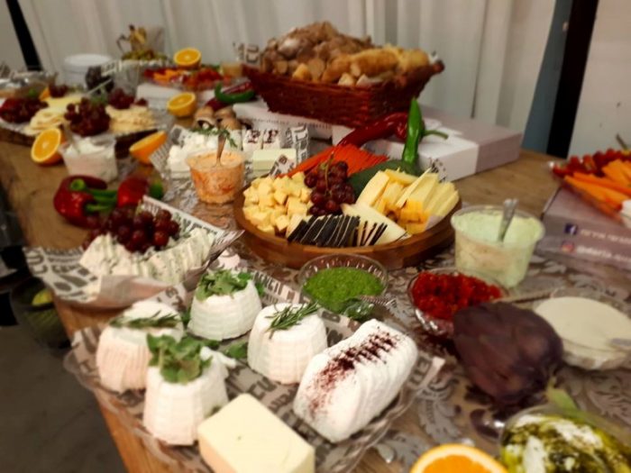 דריה קייטרינג ומגשי אירוח