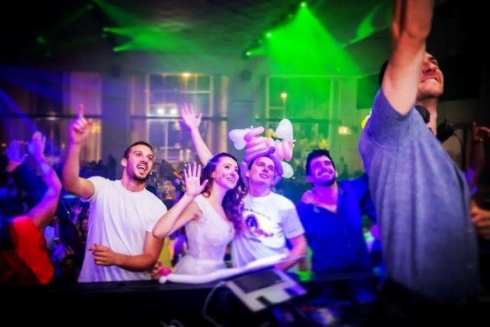 דיג'יי שחר - DJ ShachaR UD